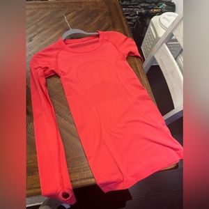 Lulu lemon swiftly tech long sleeve